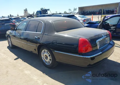 2007 Lincoln Town Car Signature L из США, поврежденный, VIN 1LNHM85W57Y603441